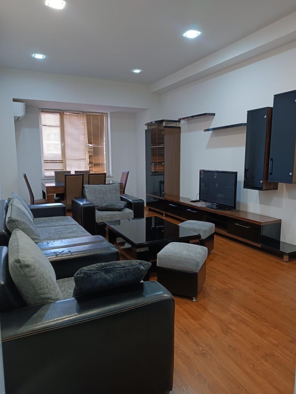 Rent Inn Yerevan On Buzand Street Exterior foto