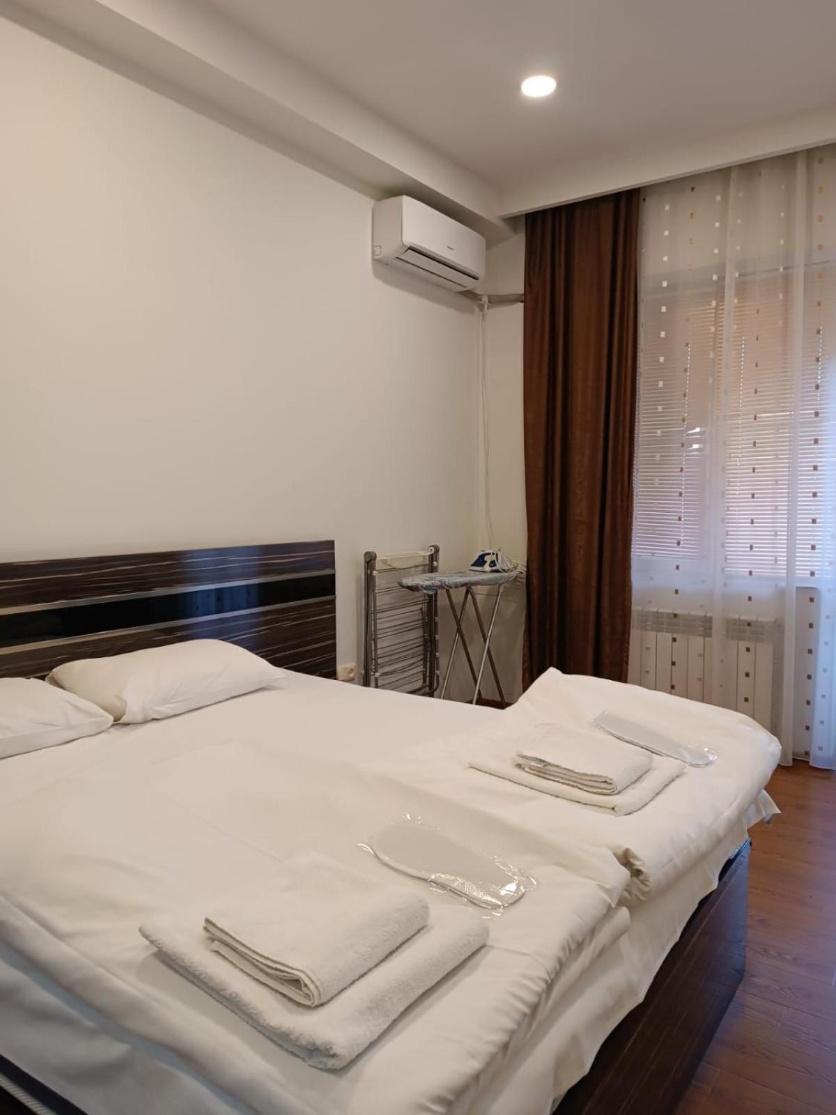 Rent Inn Yerevan On Buzand Street Exterior foto