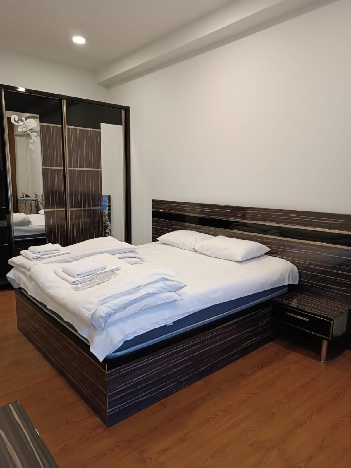 Rent Inn Yerevan On Buzand Street Exterior foto